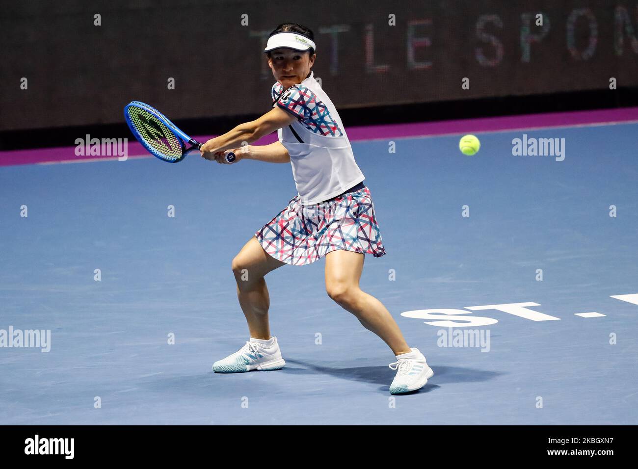 Shuko Ayoama du Japon retourne le ballon lors de son match de quart de finale de femmes avec la partenaire Ena Shibahara (non vu) contre Anastasia Potapova de Russie et Yulia Putintseva du Kazakhstan à 2020 WTA St Petersburg Ladies Trophy Tournoi de tennis sur 13 février 2020 à Saint Petersbourg, Russie. (Photo de Mike Kireev/NurPhoto) Banque D'Images