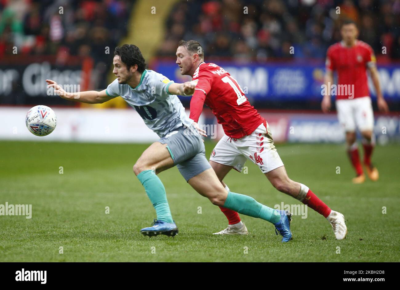 Lewis Travis de Blackburn Rovers bat Aiden McGeady de Charlton Athletic lors du match de championnat entre Charlton Athletic et Blackburn Rovers au stade Valley sur 15 février 2020 à Charlton, Angleterre (photo par action Foto Sport/NurPhoto) Banque D'Images