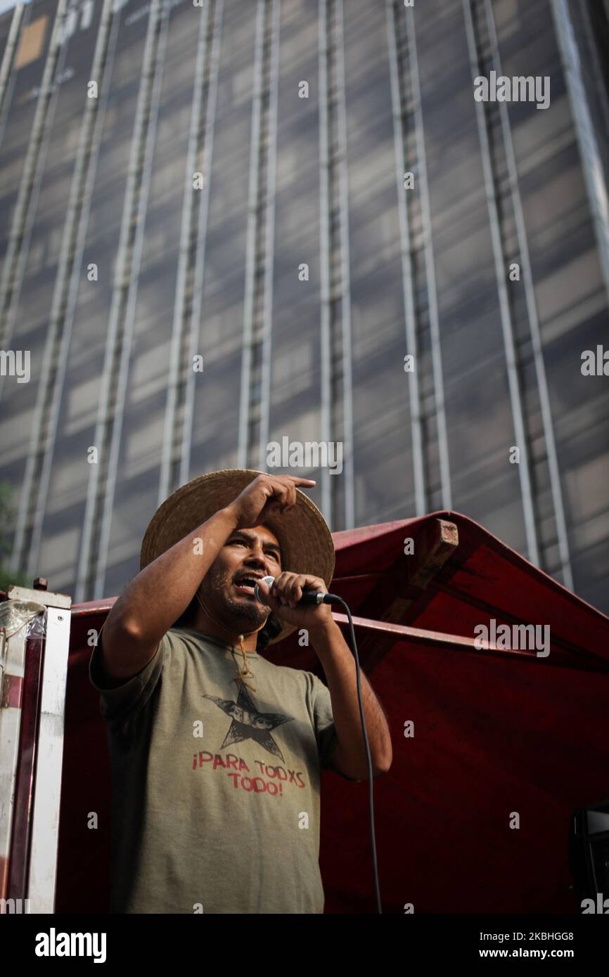 Les organisations autochtones agglutinées au Congrès national des autochtones, Et la société civile, mobilisée contre les mégaprojets d'infrastructure et de tourisme dans différentes régions du pays qui menacent de causer des dommages à leurs communautés, en plus d'exiger la justice un an après le meurtre de Samir Flores, activiste de l'environnement, sur 21 février 2020 à Mexico. (Photo par Carlos OGAZ/NurPhoto) Banque D'Images