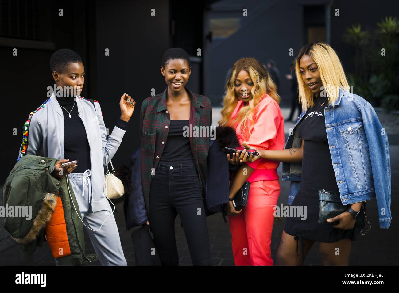 Street style at Iceberg Fashion Show: 21 février - Milan Fashion week automne/hiver 2020-2021 (photo par Nataliya Petrova/NurePhoto) Banque D'Images