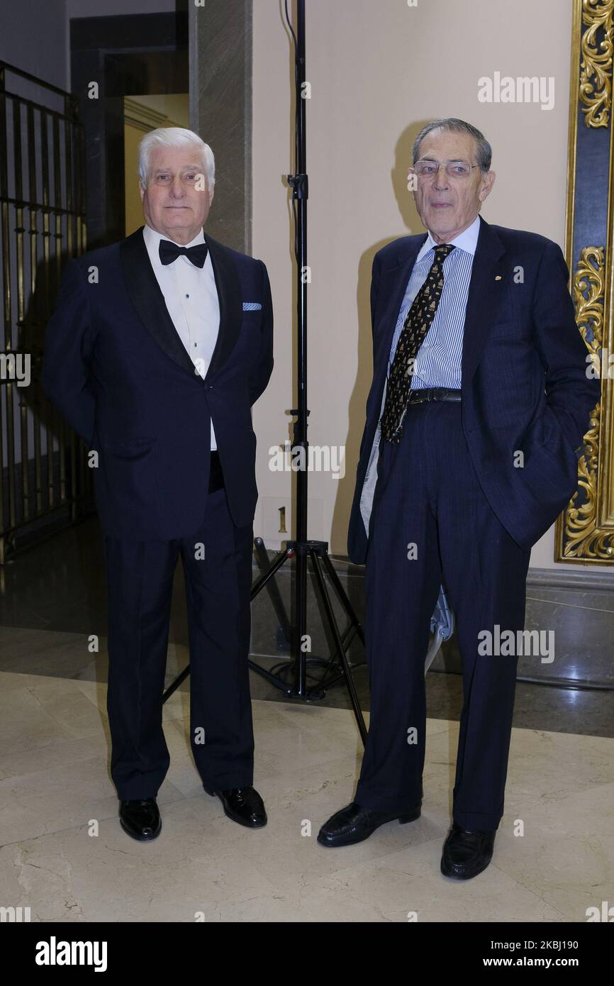 Philippe de Montebello (R) et le duc d'Alba Carlos Fitz-James Stuart (L) assistent aux prix « Ibero American de Mecenazgo Callia » à la Real Academia de Bellas Artes on 26 février 2020 à Madrid, Espagne. (Photo par Oscar Gonzalez/NurPhoto) Banque D'Images