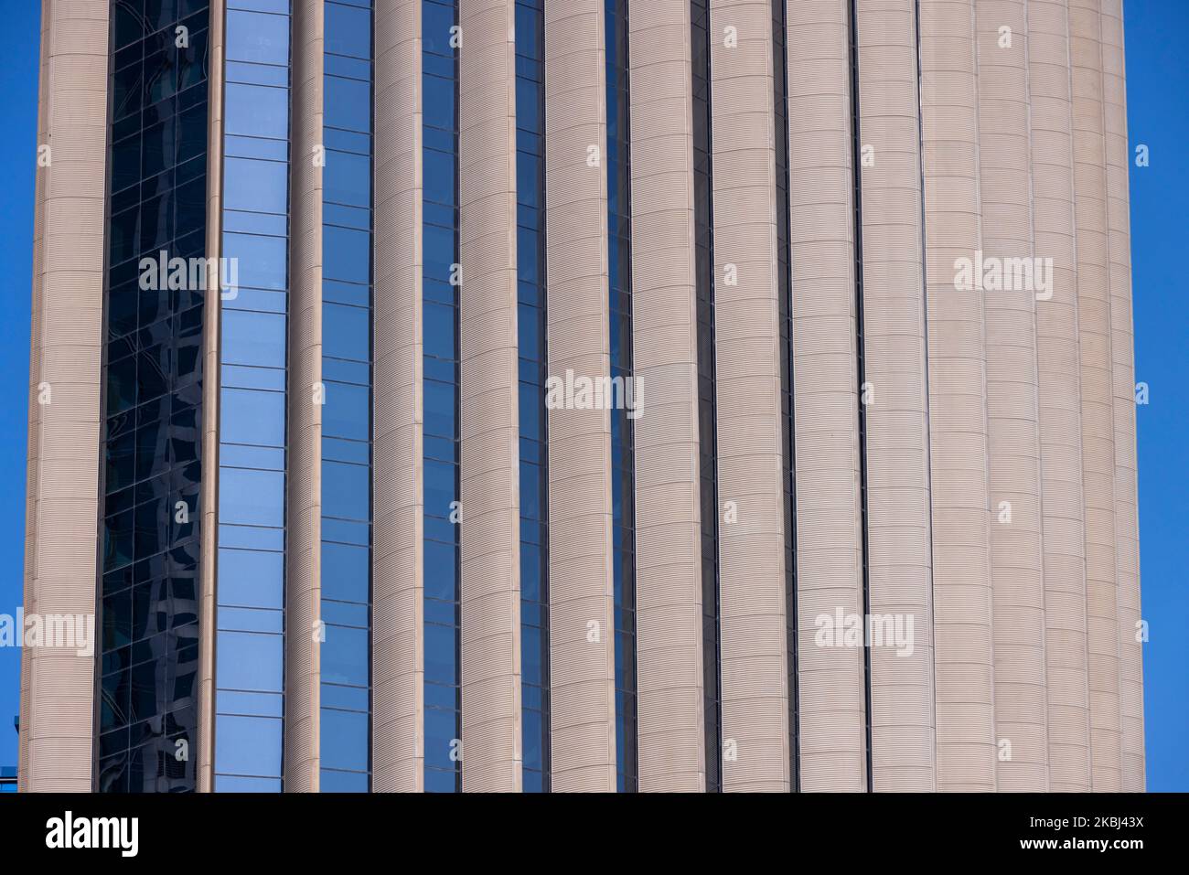 La tour de la Banque nationale du Koweït, conçue par Norman Forster et ses partenaires, Kuwait City Banque D'Images