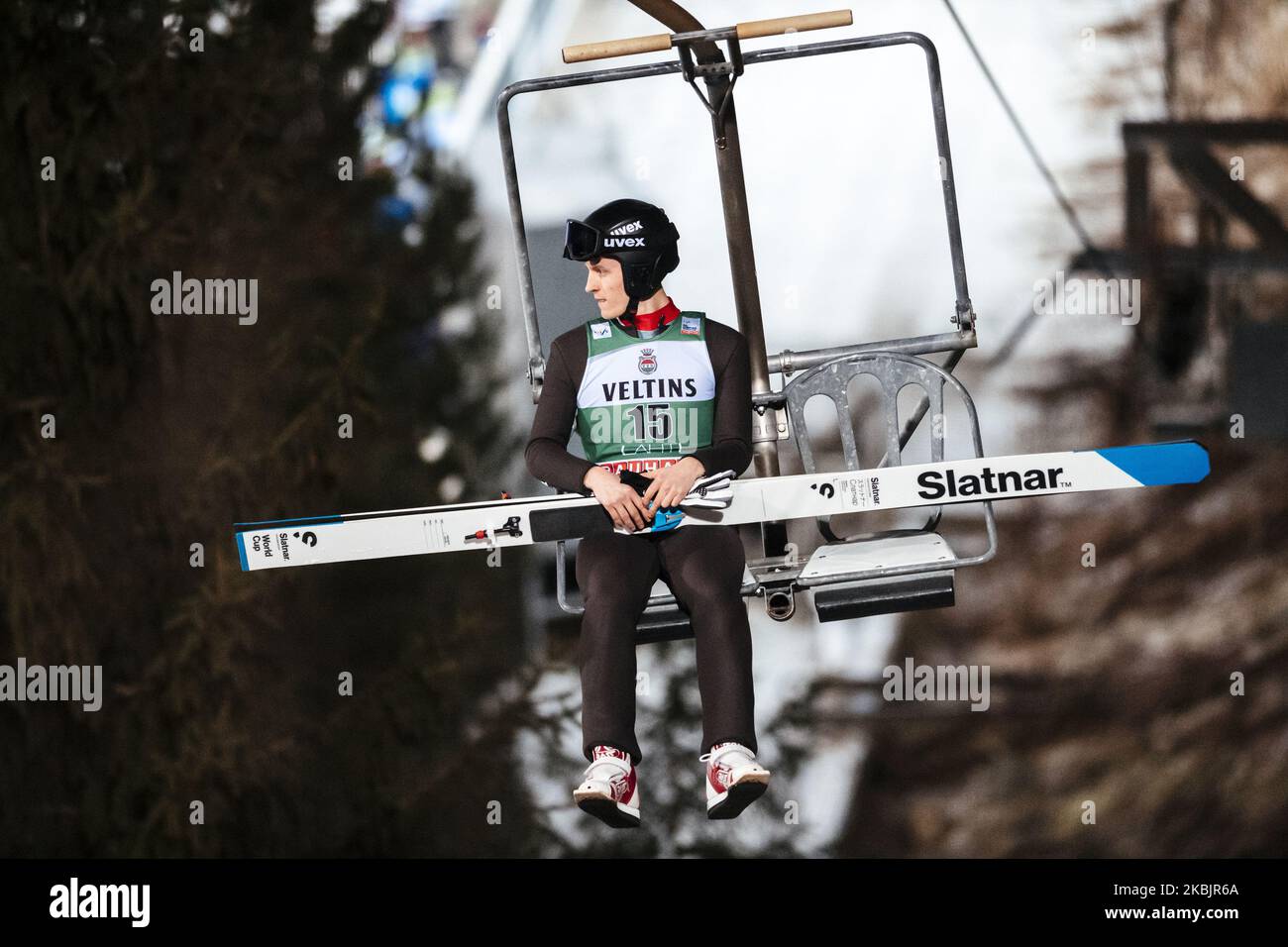 Sergey Tkachenko lors de la première partie de la grande colline hommes individu HS130 de la coupe du monde de saut à ski FIS à Lahti, en Finlande, sur 28 février 2020. (Photo par Antti Yrjonen/NurPhoto) Banque D'Images