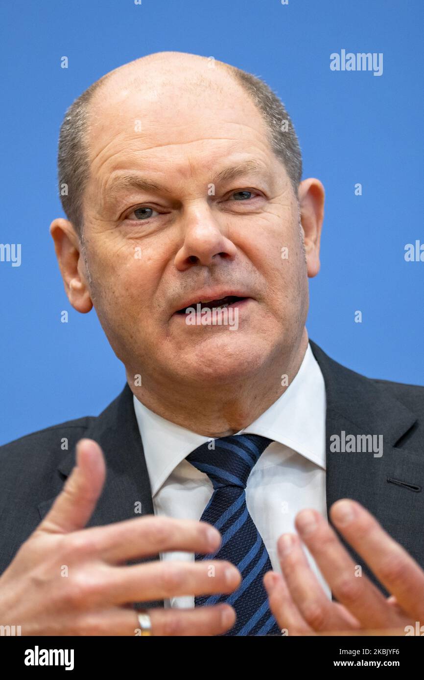 Le ministre allemand des Finances, OLAF Scholz, assiste à une conférence de presse pour annoncer des mesures visant à comparer les conséquences économiques de la mise en forme du coronavirus au Bundespressekonferenz à Berlin, en Allemagne, le Marsch 13, 2020. (Photo par Emmanuele Contini/NurPhoto) Banque D'Images