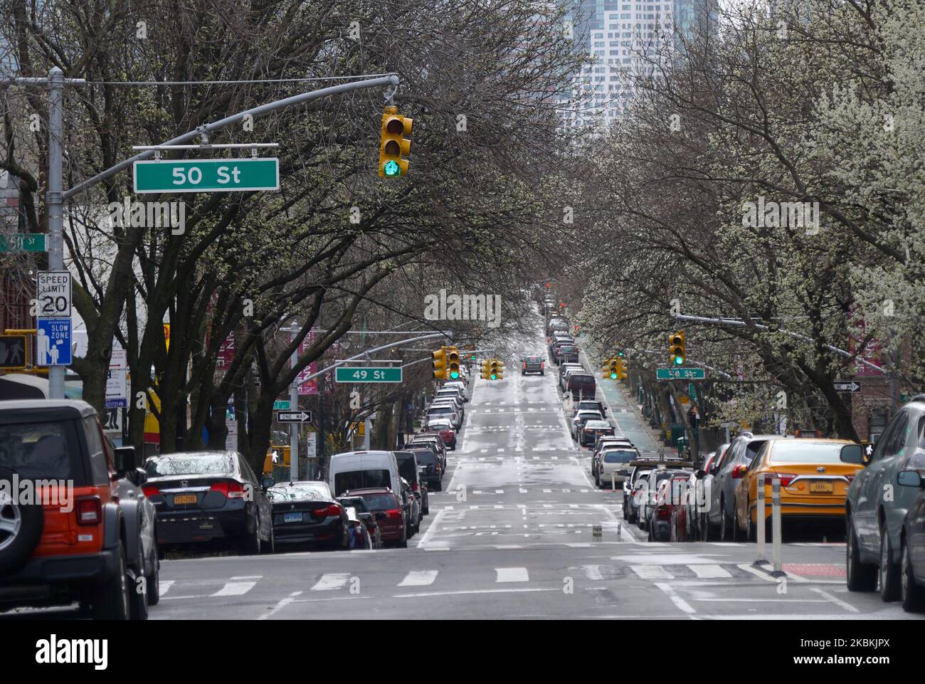 Les rues sont presque vides en raison de l'épidémie de COVID-19 à Sunnyside, Queens, New York, sur 25 mars 2020. (Photo de Selcuk Acar/NurPhoto) Banque D'Images Les rues sont presque vides en raison de l'épidémie de COVID-19 à Sunnyside, Queens, New York, sur 25 mars 2020. (Photo de Selcuk Acar/NurPhoto) Banque D'Images