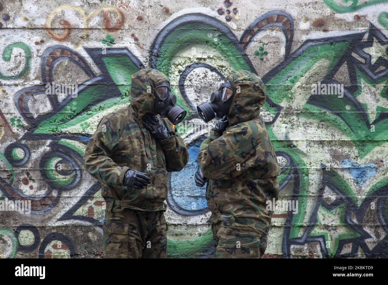 Forces armées espagnoles à Norena, Espagne, on 30 mars 2020. Plus de 2 500 soldats de l'Armée de terre sont déployés dans tout le pays pour lutter contre la pandémie. Ces unités militaires peuvent être déployées dans les rues pour des tâches de désinfection des espaces publics, de contrôle et de surveillance, afin d'assurer le respect des règles qui limitent la liberté de circulation. (Photo d'Alvaro Fuente/NurPhoto) Banque D'Images