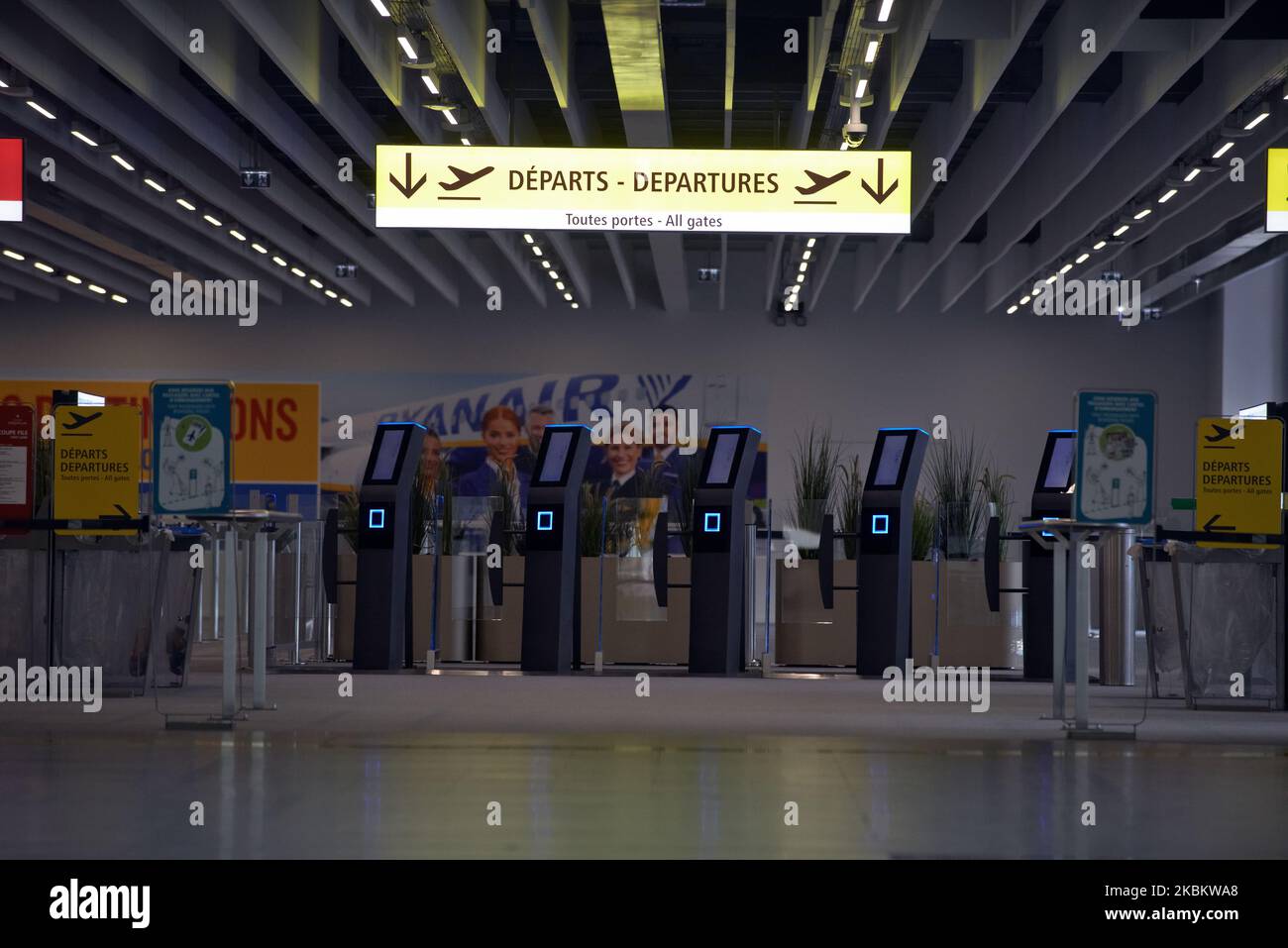 Portes de départ vides à l'aéroport de ToulouseBlagnac à Toulouse, en