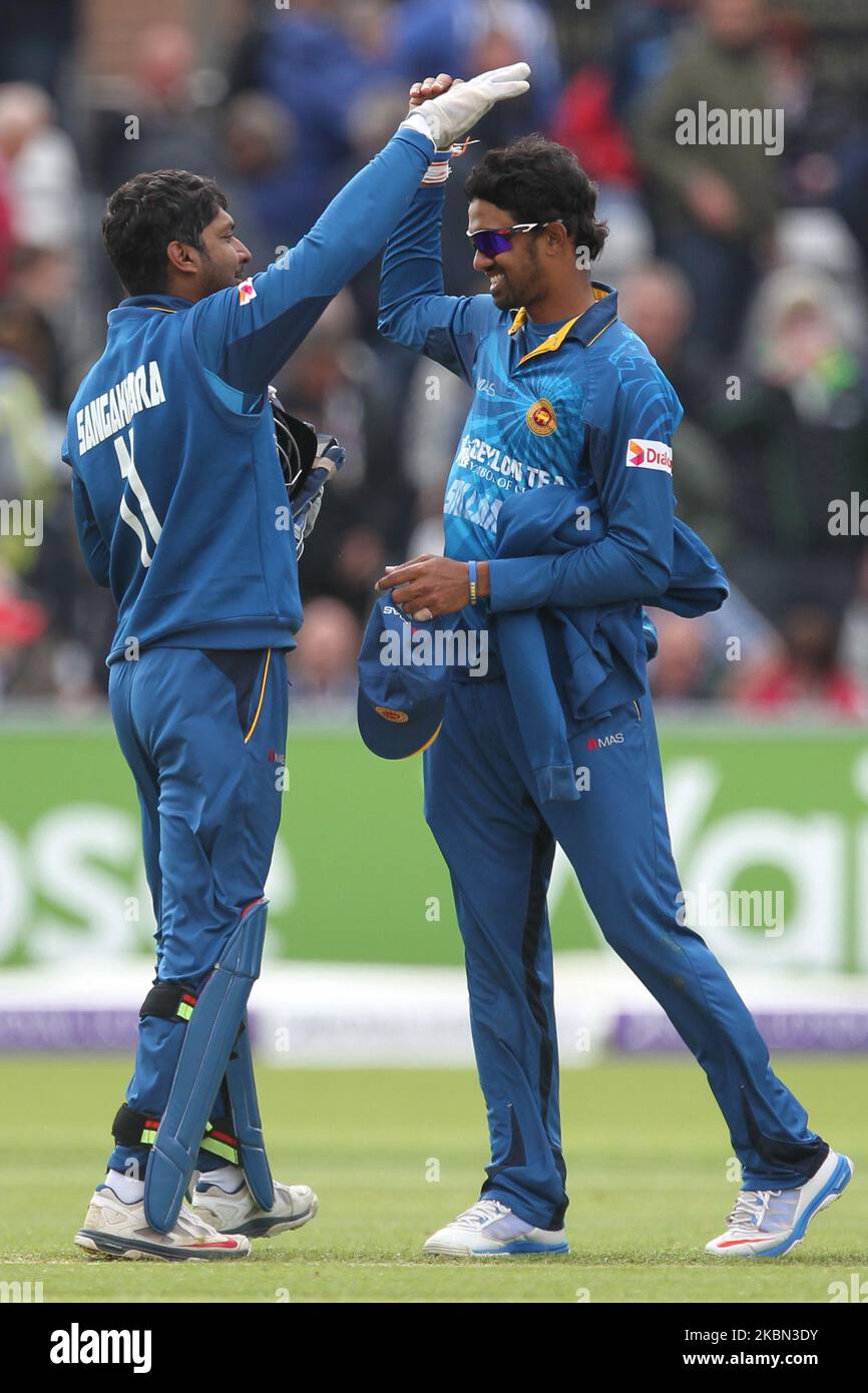 Kumar Sangakkara et Sachithra Senanayake du Sri Lanka pendant l'ODI 2nd entre l'Angleterre et le Sri Lanka à l'Emirates Riverside, Chester le Street le dimanche 25h mai 2014 (photo de Mark Fletcher/MI News/NurPhoto) Banque D'Images