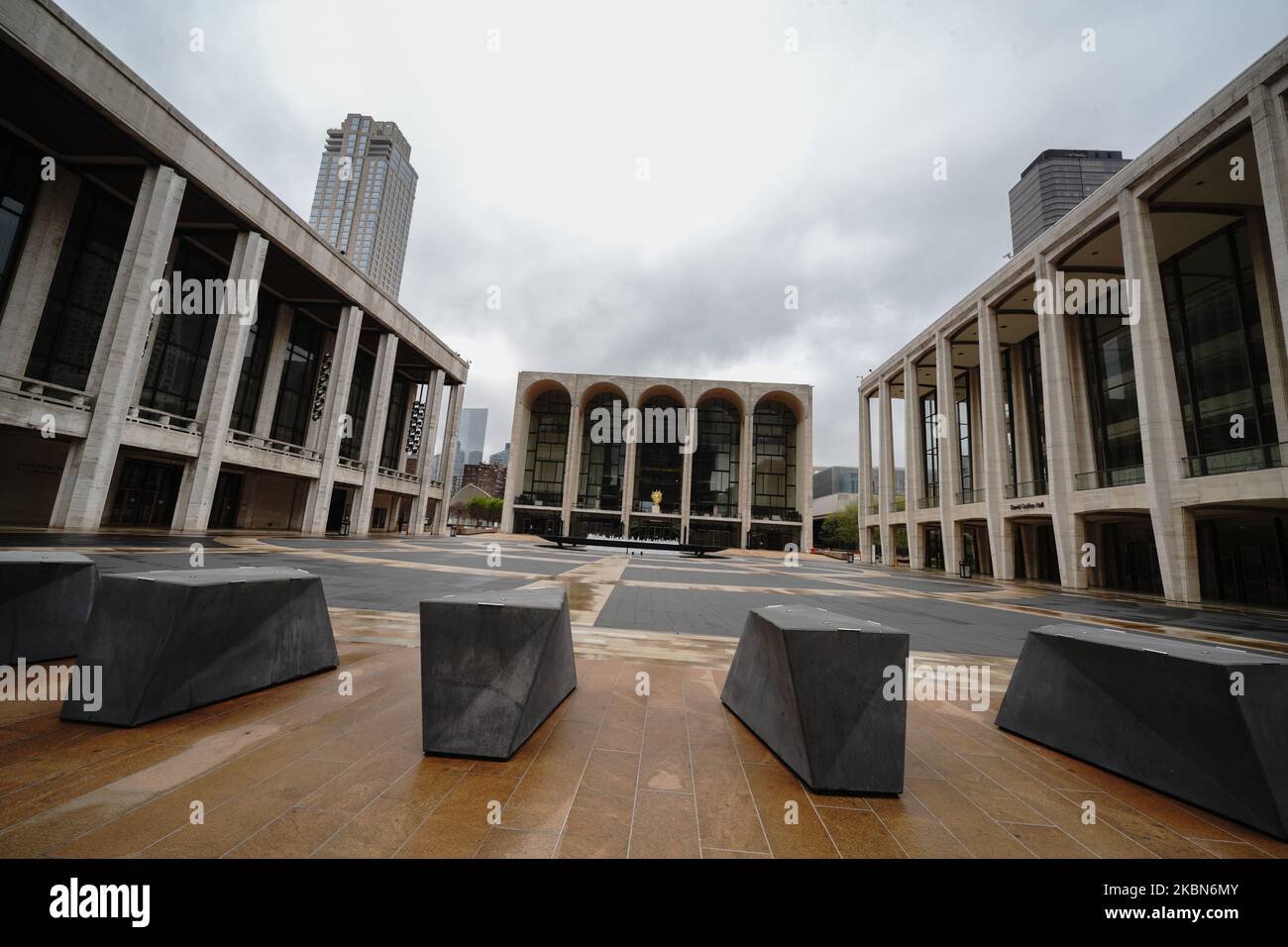 Vue du Lincoln Center à New York, aux États-Unis, pendant la pandémie du coronavirus au 1 mai 2020. (Photo de John Nacion/NurPhoto) Banque D'Images