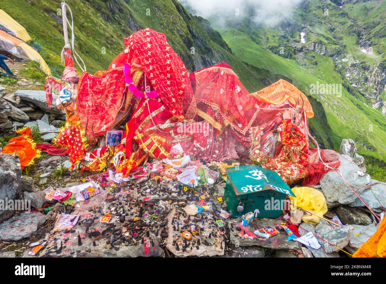 14 juillet 2022, Himachal Pradesh Inde. La déesse Kali, un lieu de culte de la déité hindoue au sommet de Kali. Shrikhet Mahadev Kailash Yatra dans l'Himalaya. Banque D'Images