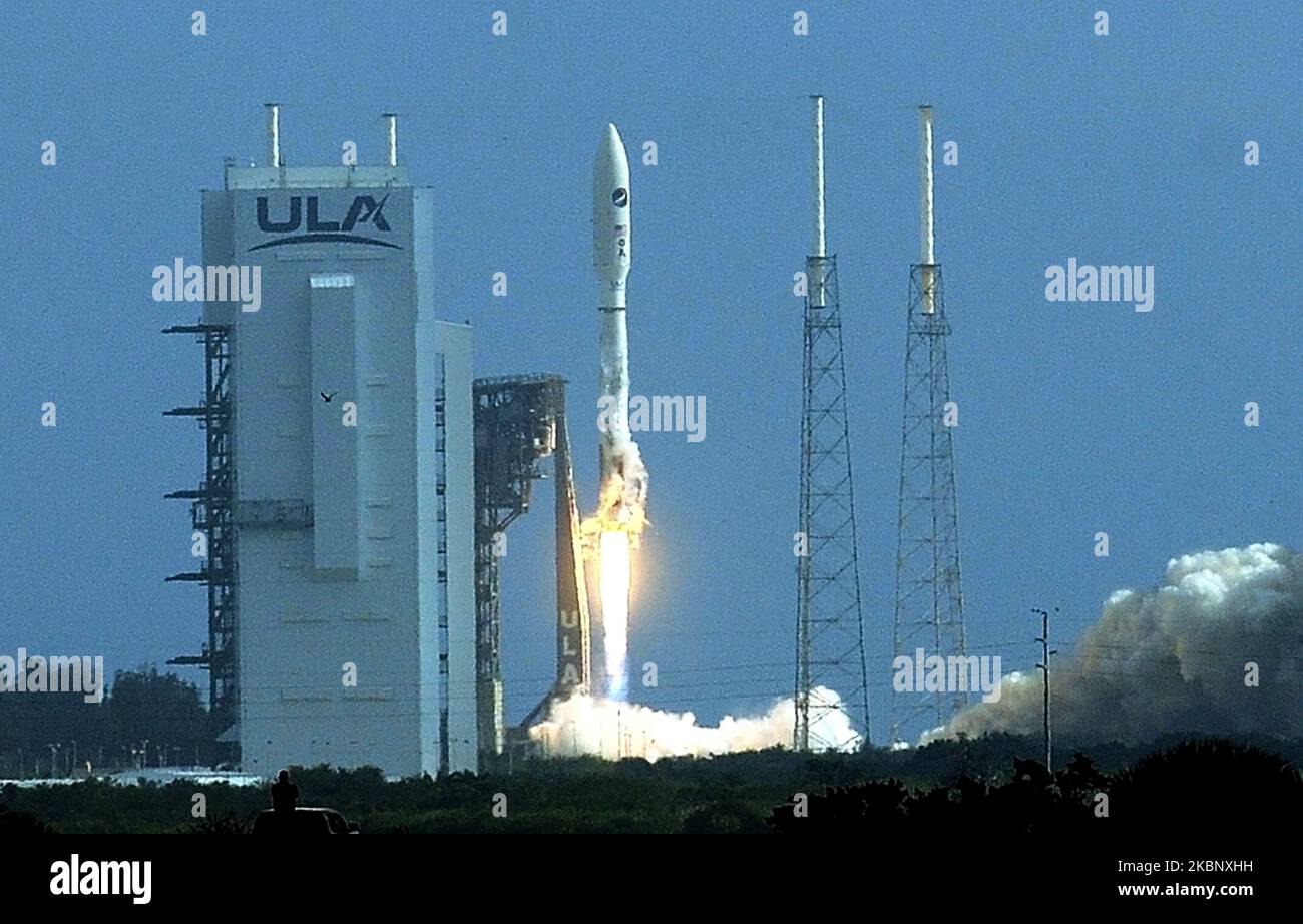 Une fusée Atlas V de l'Alliance de lancement unie transportant le véhicule d'essai orbital X-37B (OTV-6) est lancée à partir du PAD 41 à la station aérienne de Cape Canaveral, sur 17 mai 2020, à Cape Canaveral, en Floride. La mission USSF-7 de la US Space Force est le sixième vol de l'avion spatial OTV-6, un vaisseau spatial sans pilote qui ressemble à une version miniature de la navette spatiale à la retraite de la NASA. (Photo de Paul Hennessy/NurPhoto) Banque D'Images