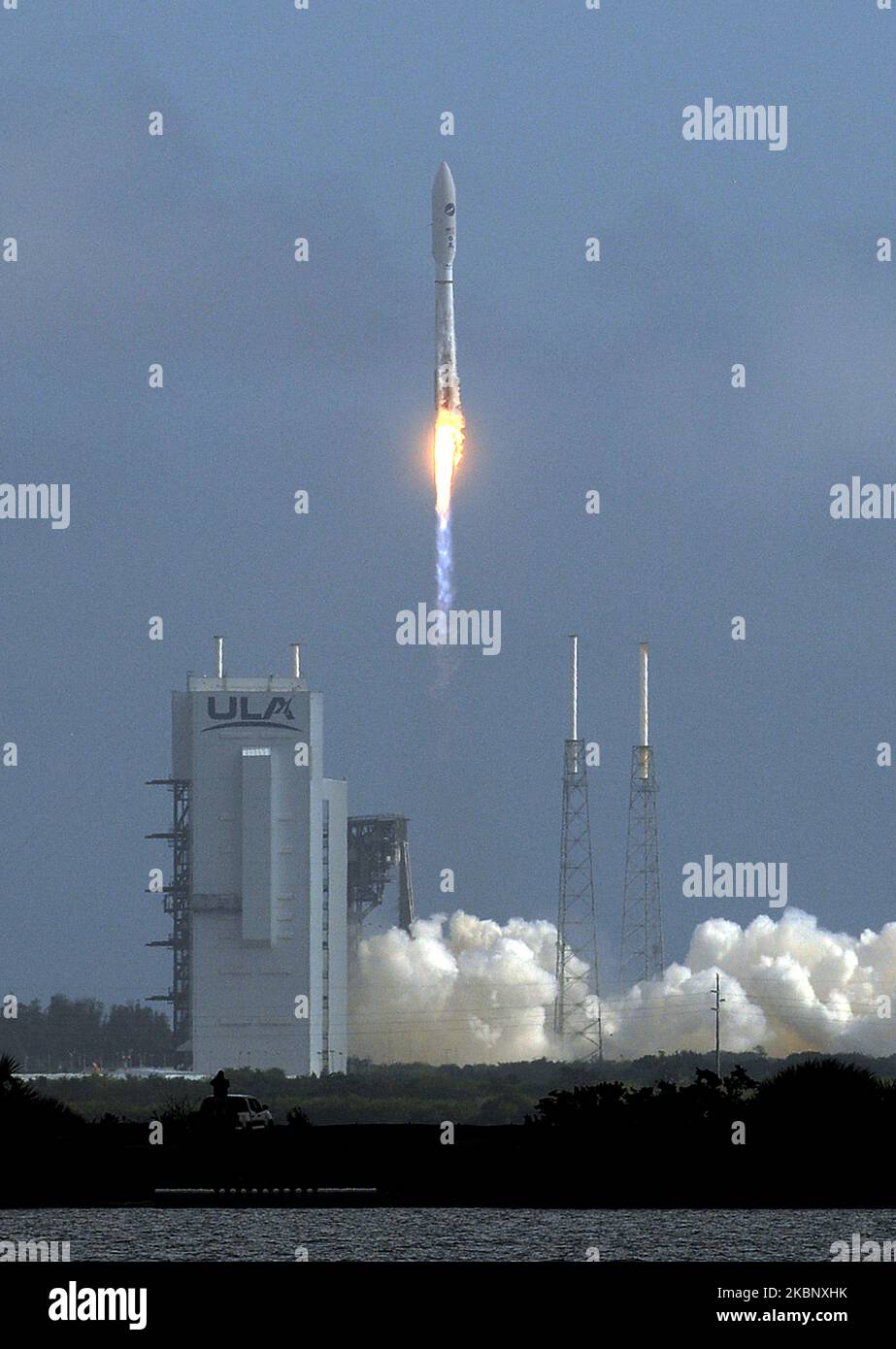 Une fusée Atlas V de l'Alliance de lancement unie transportant le véhicule d'essai orbital X-37B (OTV-6) est lancée à partir du PAD 41 à la station aérienne de Cape Canaveral, sur 17 mai 2020, à Cape Canaveral, en Floride. La mission USSF-7 de la US Space Force est le sixième vol de l'avion spatial OTV-6, un vaisseau spatial sans pilote qui ressemble à une version miniature de la navette spatiale à la retraite de la NASA. (Photo de Paul Hennessy/NurPhoto) Banque D'Images