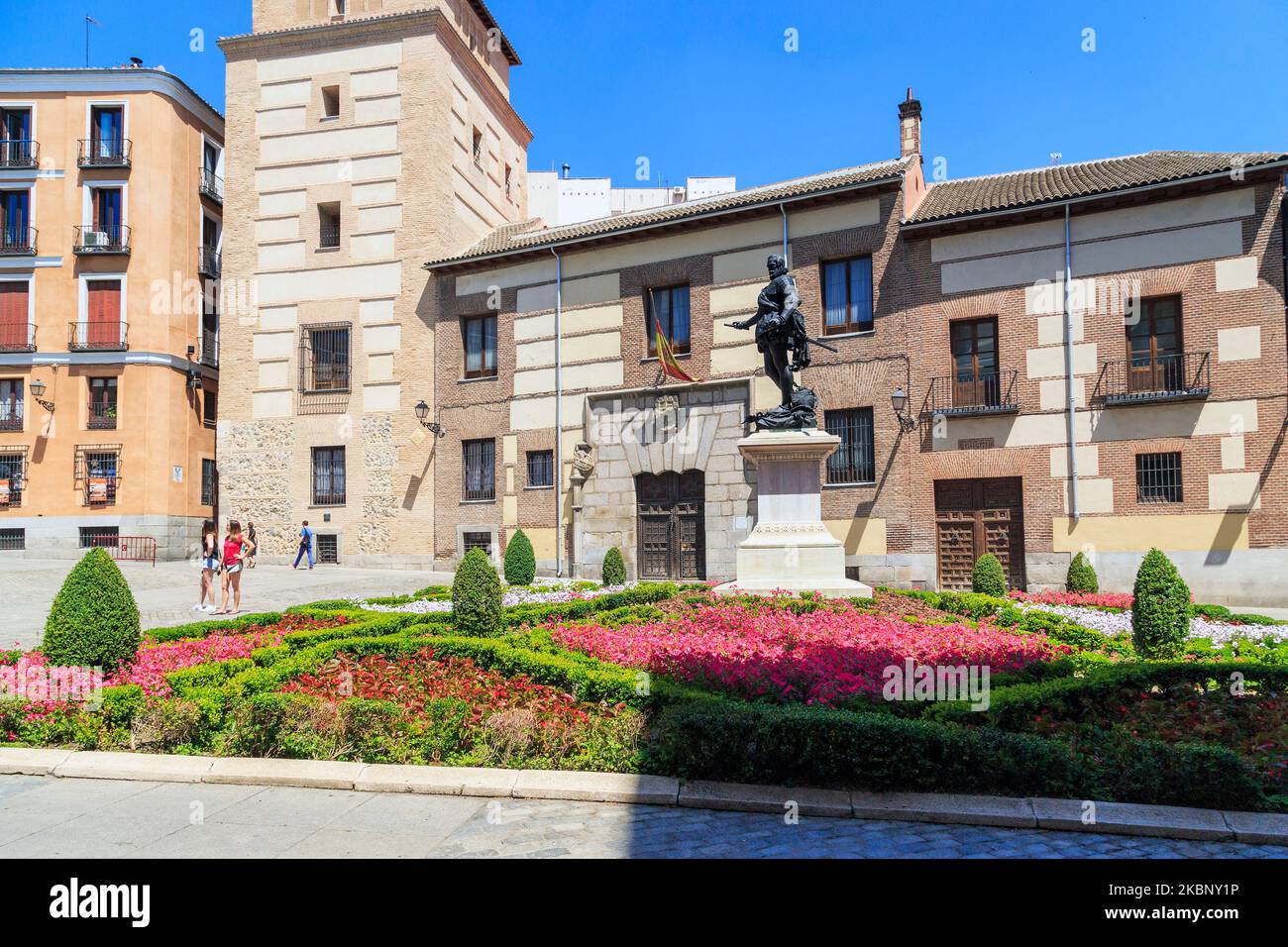 MADRID, ESPAGNE - 24 MAI 2017 : c'est un monument à l'amiral Don Alvaro de Bazan sur la Plaza de la Villa. Banque D'Images