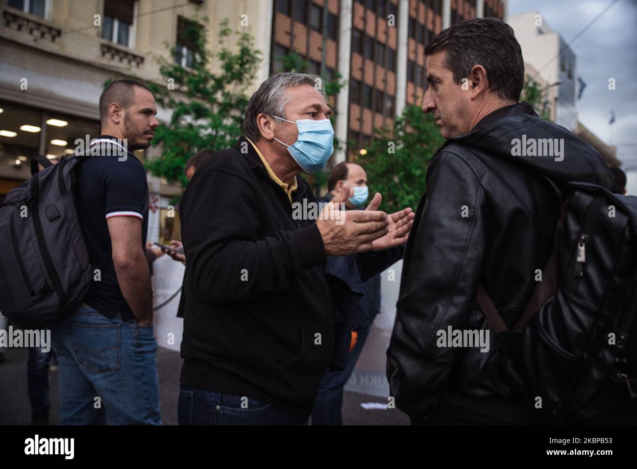 Des étudiants et des enseignants sont descendus dans les rues d'Athènes, en Grèce, au 26 mai 2020 pour protester contre les réformes éducatives du gouvernement. Les manifestants ont suivi toutes les mesures de distanciation sociale appropriées en raison de la pandémie du coronavirus. Pour un deuxième jour consécutif, la Grèce n'a signalé aucun nouveau décès de Covid-19. (Photo de Maria Chourdari/NurPhoto) Banque D'Images