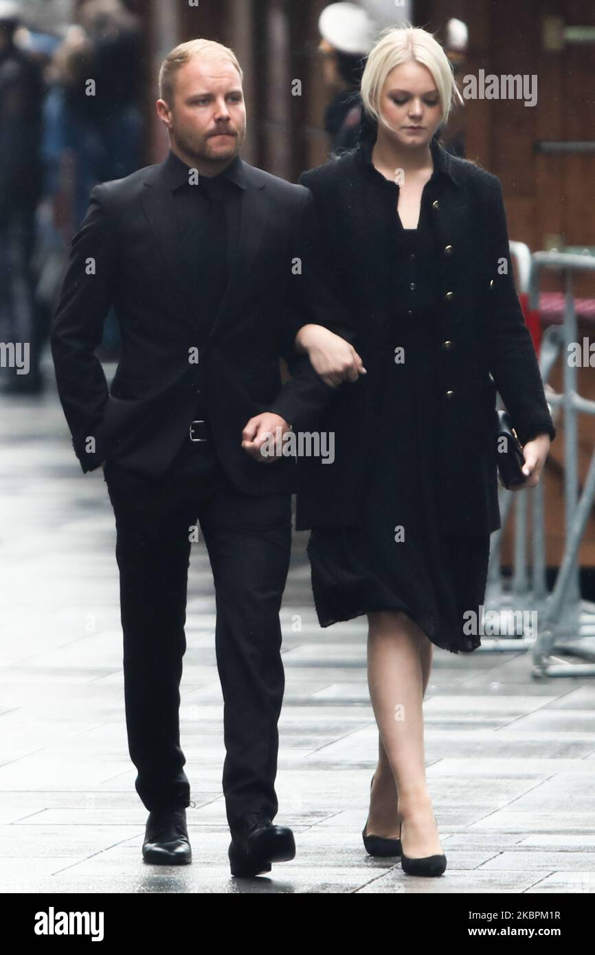 Le chauffeur de Formule 1 Valtteri Bottas et sa femme Emilia Bottas arrivent aux funérailles de Niki Lauda à la cathédrale Saint-Étienne de Vienne, en Autriche, sur 29 mai 2019. (Photo de Jakub Porzycki/NurPhoto) Banque D'Images