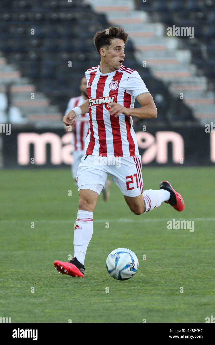 Kostas Tsimikas #21 de l'Olympiacos Pirée vu en action lors de la PAOK v Olympiacos 0-1 pour le jeu des playoffs de la Super League en Grèce après un gel de trois mois du coronavirus du championnat grec sur 7 juin 2020 à Thessalonique, en Grèce. Le stade Toumba, domicile de PAOK, était vide, sans ventilateurs comme mesure de protection contre la propagation de la pandémie du coronavirus COVID-19 et toutes les personnes à l'intérieur ont été examinées et ont été fournies avec des masques et des gants. (Photo de Nicolas Economou/NurPhoto) Banque D'Images