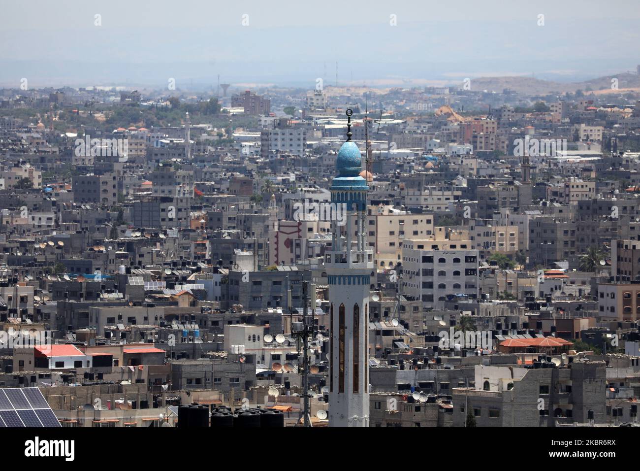 Une vue générale de la ville de Gaza sur 15 juin 2020, après l'assouplissement des restrictions imposées dans le contexte de la pandémie COVID-19. (Photo de Majdi Fathi/NurPhoto) Banque D'Images