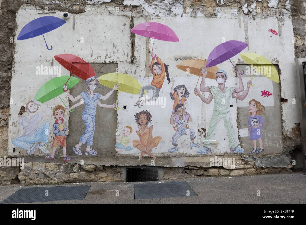 Ici, on a vu une fresque à l'hôpital Necker de Paris, en France, sur 5 juillet 2020. (Photo de Mehdi Taamallah/NurPhoto) Banque D'Images