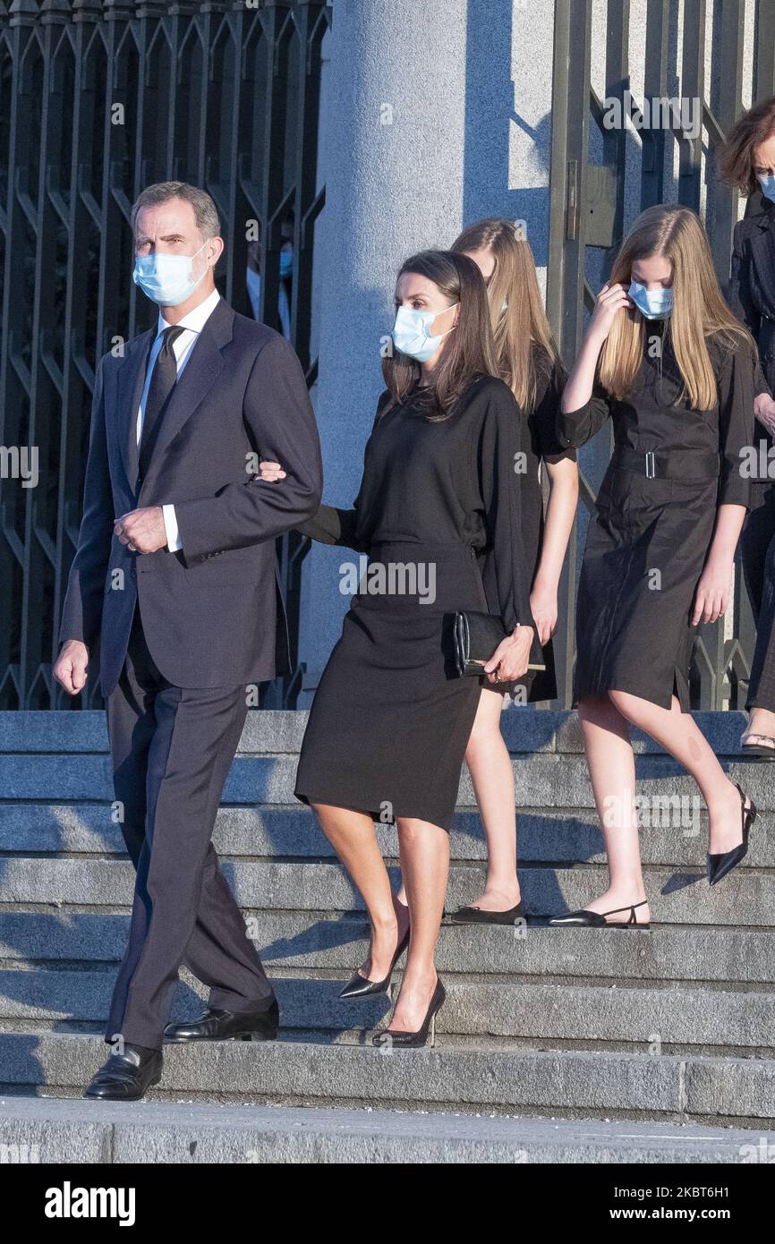 La princesse Leonor d'Espagne, le roi Felipe VI d'Espagne, la reine Letizia d'Espagne et la princesse Sofia d'Espagne arrivent à une messe pour rendre hommage aux victimes du coronavirus à la cathédrale de la Almudena à 06 juillet 2020, à Madrid, en Espagne. (Photo par Oscar Gonzalez/NurPhoto) Banque D'Images