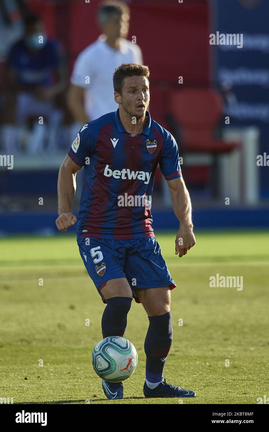 Nemanja Radoja de Levante en action pendant le match de la Ligue entre Levante UD et Real Sociedad à Ciutat de Valencia sur 6 juillet 2020 à Valence, Espagne. (Photo de Jose Breton/Pics action/NurPhoto) Banque D'Images