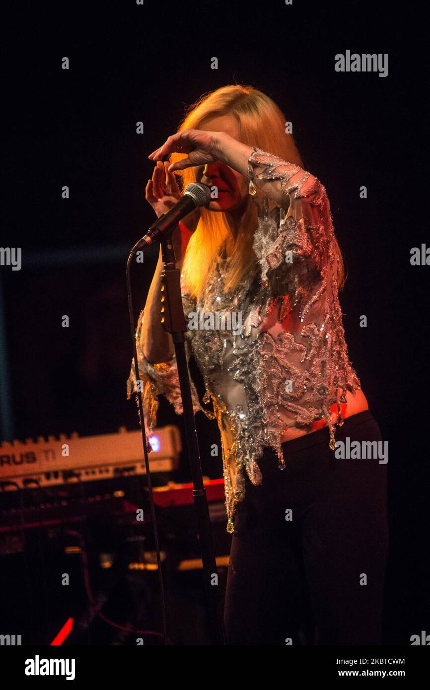 Patty Pravo se produit en direct au Blue Note de Milan, Italie, sur 17 octobre 2014 (photo de Mairo Cinquetti/NurPhoto) Banque D'Images