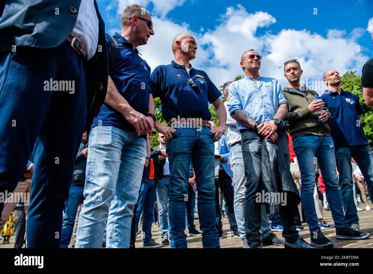 Des marins néerlandais sont également présents, lors de la commémoration du génocide de Srebrenica en 25th, qui a eu lieu à la Haye, aux pays-Bas, sur le 11 juillet 2020. (Photo par Romy Arroyo Fernandez/NurPhoto) Banque D'Images