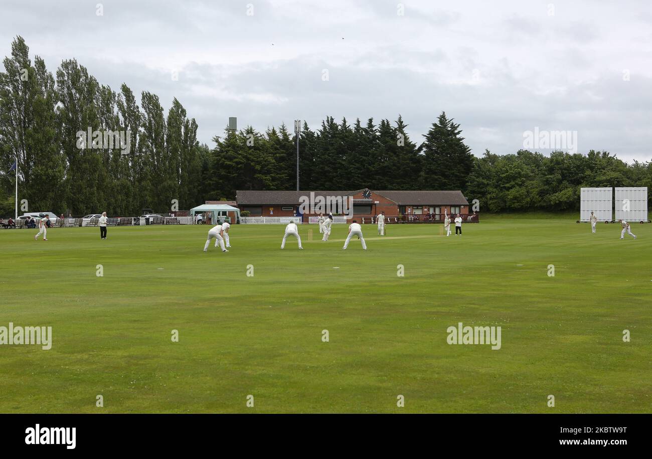 Jouez pendant le match de cricket de Marton vs Stokesley dans la division Premier de la Ligue du Nord du Yorkshire et du Sud de Durham, alors que le cricket de la ligue de compétition revient pour la première fois depuis le match de cricket du samedi 18th juillet 2020 à Middlesbrough, en Angleterre. (Photo de Mark Fletcher/MI News/NurPhoto) Banque D'Images