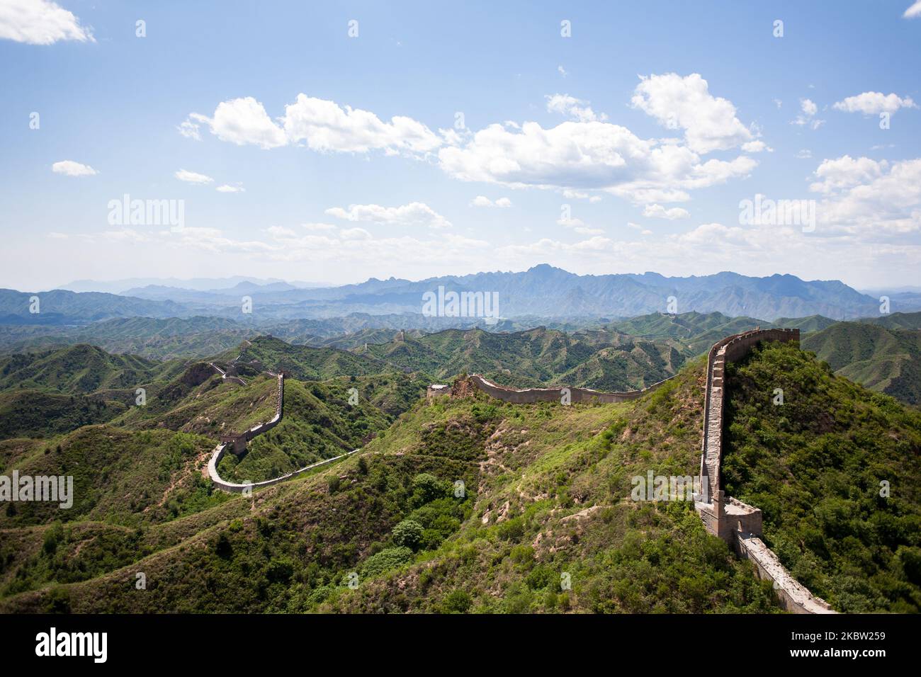 Jinshanling, Chine, le 4 juin 2011. Vue sur le grand mur de Chine situé dans la région montagneuse du comté de Luanping, province de Hebei. Cette section du mur est reliée à la section de Simatai à l'est. Une certaine distance à l'ouest se trouve la section de Mutianyu. La section de Jinshanling du mur a été construite à partir de 1570 ce pendant la dynastie Ming. (Photo par Emeric Fohlen/NurPhoto) Banque D'Images