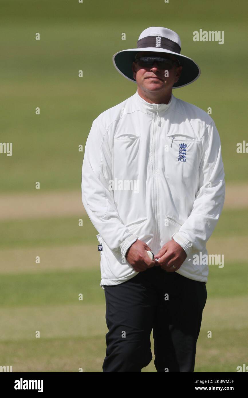 Juge-arbitre Graham Lloyd lors du match de trophée Bob Willis entre Durham et Yorkshire à Emirates Riverside, Chester le Street, Angleterre, le 3rd août 2020. (Photo de Mark Fletcher MI News/NurPhoto) Banque D'Images