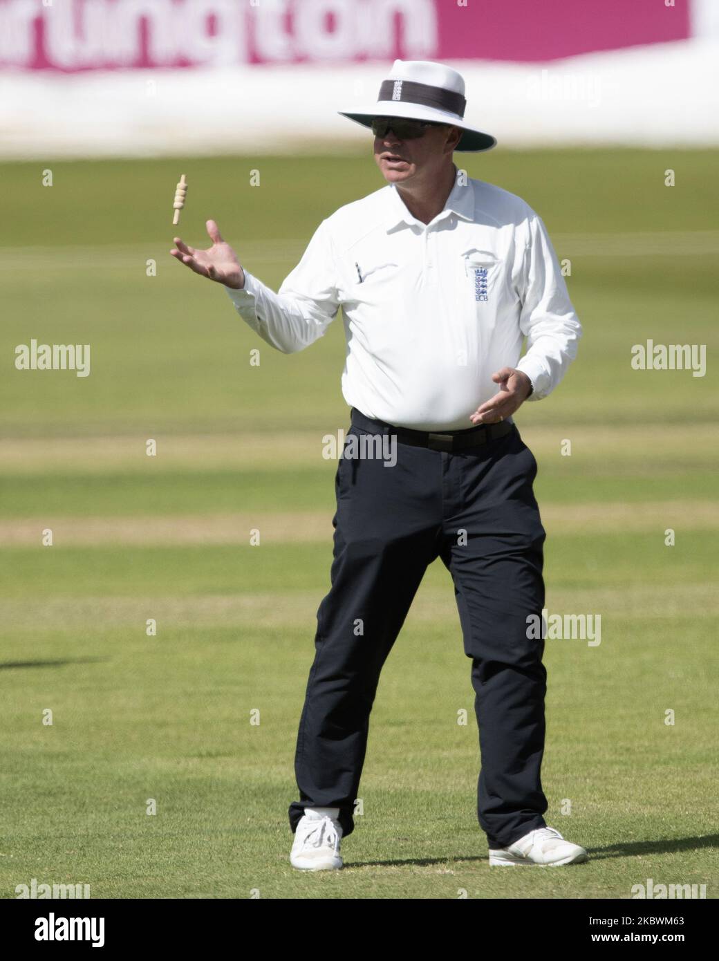 Juge-arbitre Graham Lloyd lors du match de trophée Bob Willis entre Durham et Yorkshire à Emirates Riverside, Chester le Street, Angleterre, le 3rd août 2020. (Photo de Mark Fletcher MI News/NurPhoto) Banque D'Images