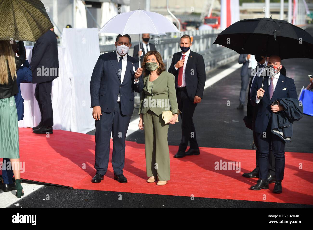 Le Président du Sénat Maria Elisabetta Casellati inaugure officiellement le nouveau pont Gênes-San Giorgio conçu par l'architecte Renzo Piano, après l'effondrement de l'ancien pont Morandi sur 14 août 2018 à Gênes, Italie (photo par Andrea Diodato/NurPhoto) Banque D'Images