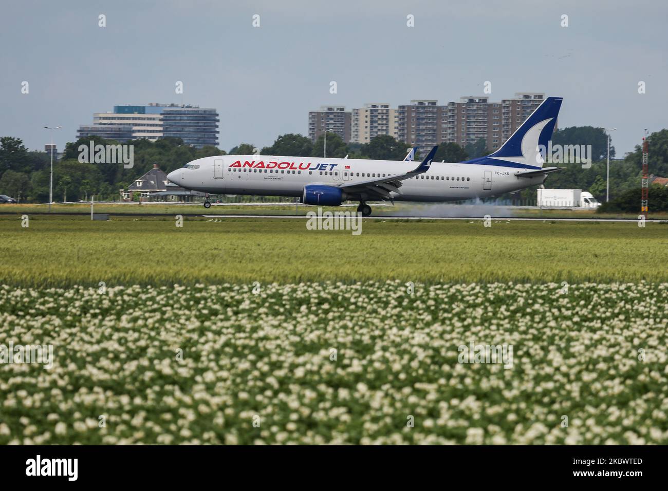 anadolu-jet-boeing-737-800-passagers-comme-vu-sur-l-approche-finale-vol