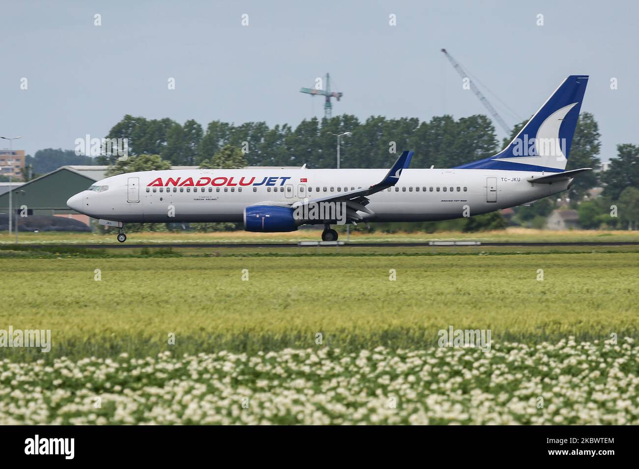 anadolu-jet-boeing-737-800-passagers-comme-vu-sur-l-approche-finale-vol