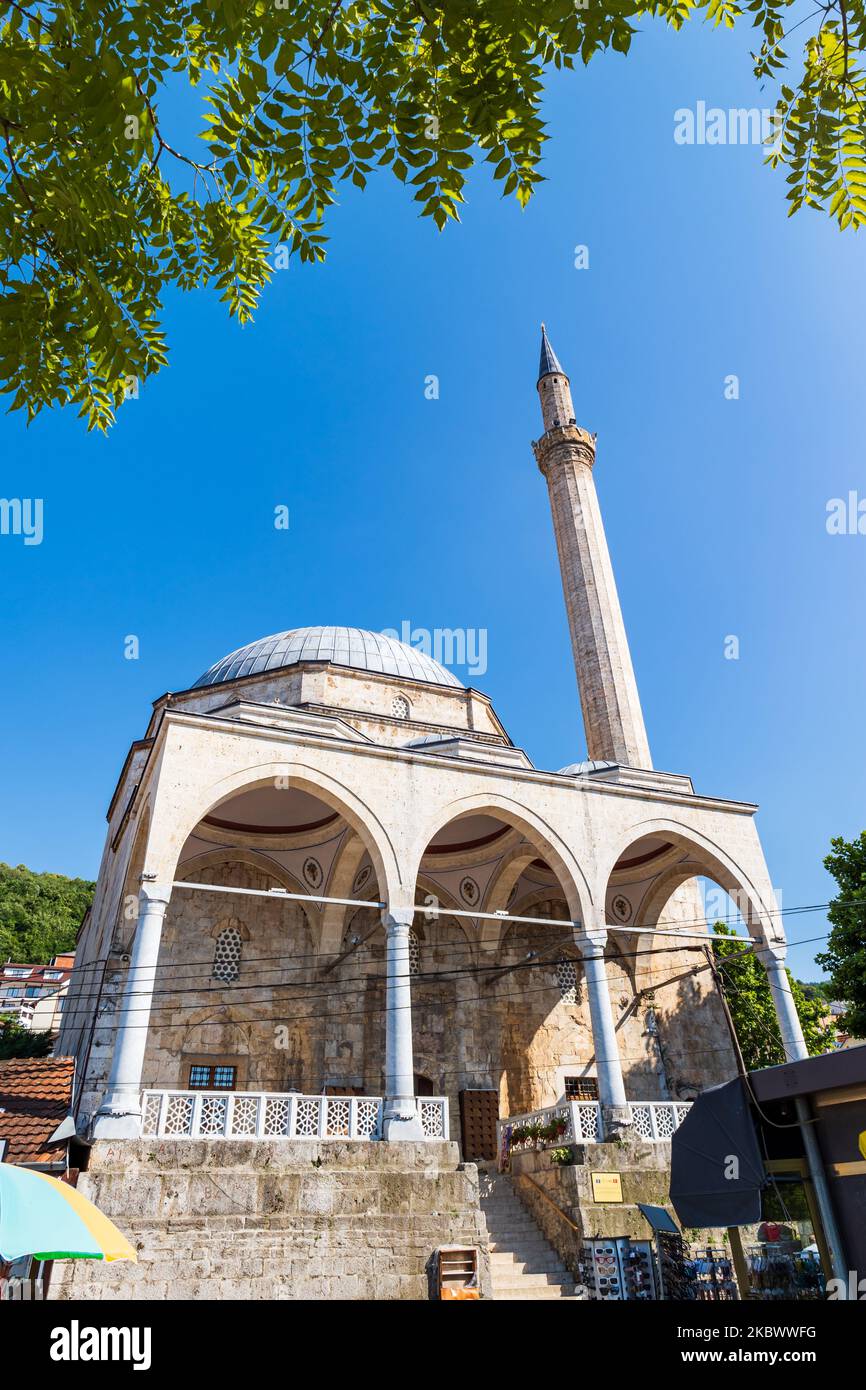 Mosquée Sinan Pasha à Prizren, Kosovo. Mosquée historique dans la ville de Prizren, Kosovo Banque D'Images
