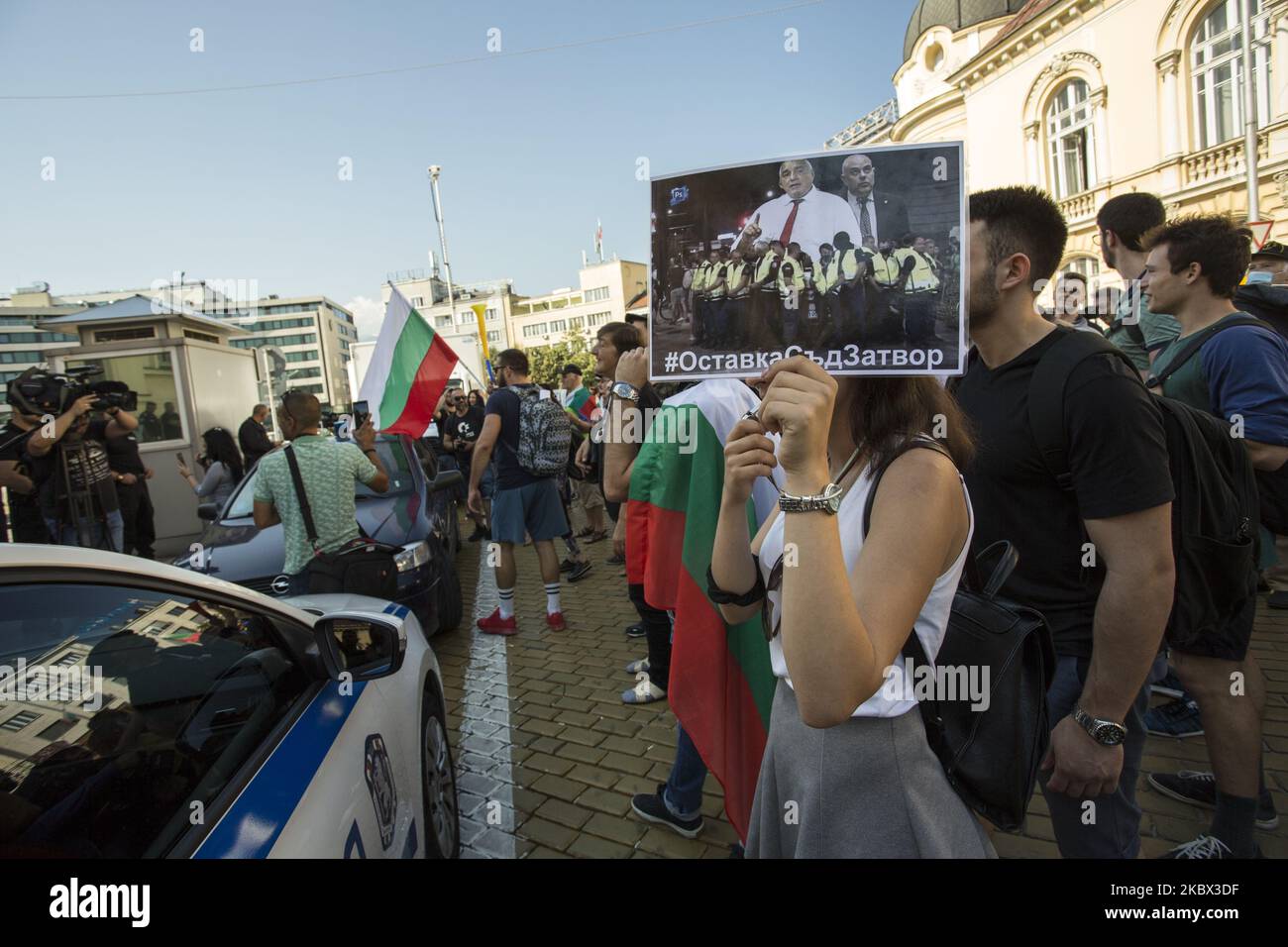 Manifestation de la chaîne vivante devant le bâtiment de l'Assemblée nationale de la République de Bulgarie à Sofia, en Bulgarie, sur 13 août 2020. Les manifestants veulent la démission du gouvernement du Premier ministre bulgare Boiko Borissov, du procureur général Ivan Geshev et des élections anticipées. (Photo de Hristo Vladev/NurPhoto) Banque D'Images