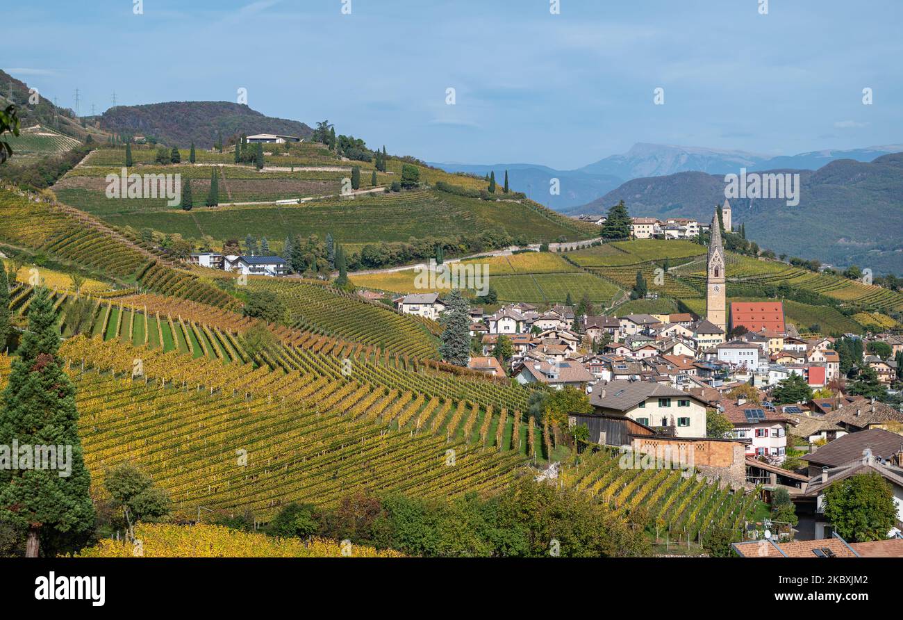 Tramin Village (Termeno) le long de la route des vins. Tramin est le village viticole du Tyrol du Sud - province de Bolzano - nord de l'Italie Banque D'Images