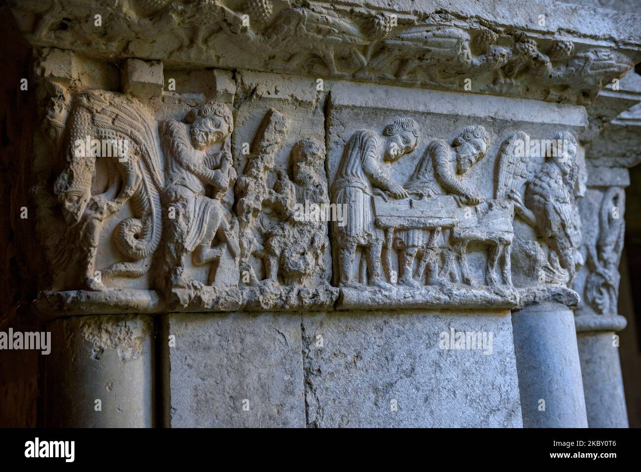 Cloître et détails des capitales de la cathédrale de Gérone (Catalogne, Espagne) ESP: Claustro y detalles de los capitules de la catedral de Gerona Banque D'Images