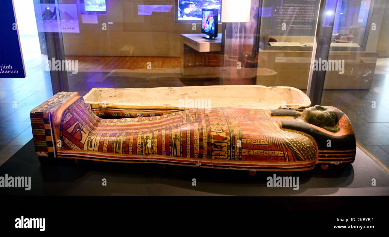Le cercueil intérieur de Seshepenmehyt une momie de l'Égypte ancienne à prêt du musée britannique Banque D'Images