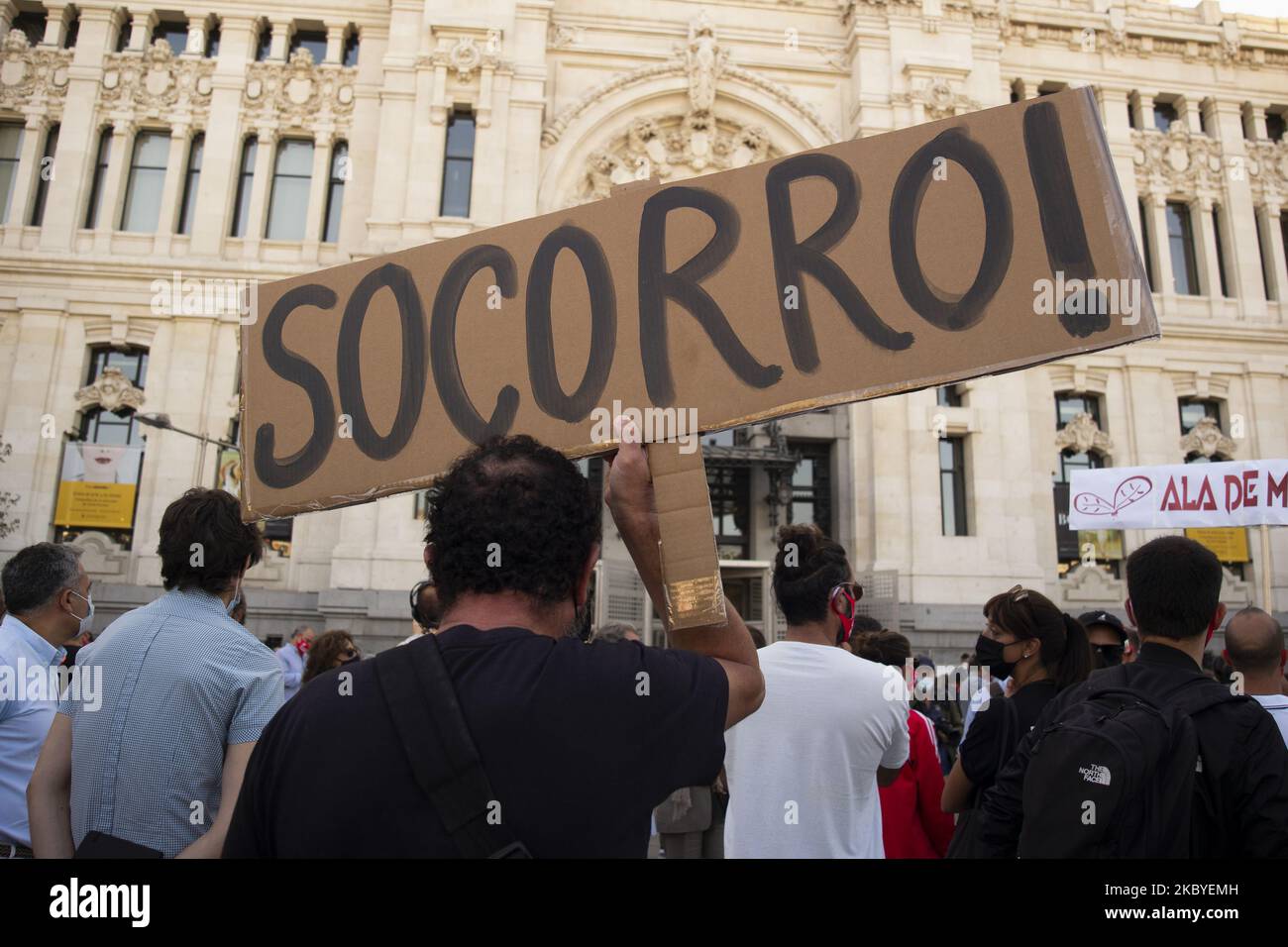 Manifestants lors d'une manifestation en faveur des hôteliers au milieu de la pandémie de Covid-19, le secteur des affaires, des transports et de l'hôtellerie est gravement touché par la pandémie en Espagne qui a dépassé cette semaine le chiffre historique de 500 000 infections à coronavirus à 9 septembre 2020, à Madrid, en Espagne. (Photo par Oscar Gonzalez/NurPhoto) Banque D'Images