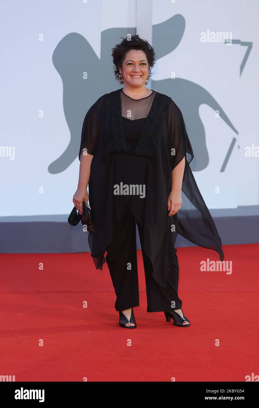 Laura Giordani marche le tapis rouge devant le film ''le Sorelle Macaluso'' au Festival du film de Venise 77th sur 09 septembre 2020 à Venise, en Italie. (Photo de Matteo Chinellato/NurPhoto) Banque D'Images