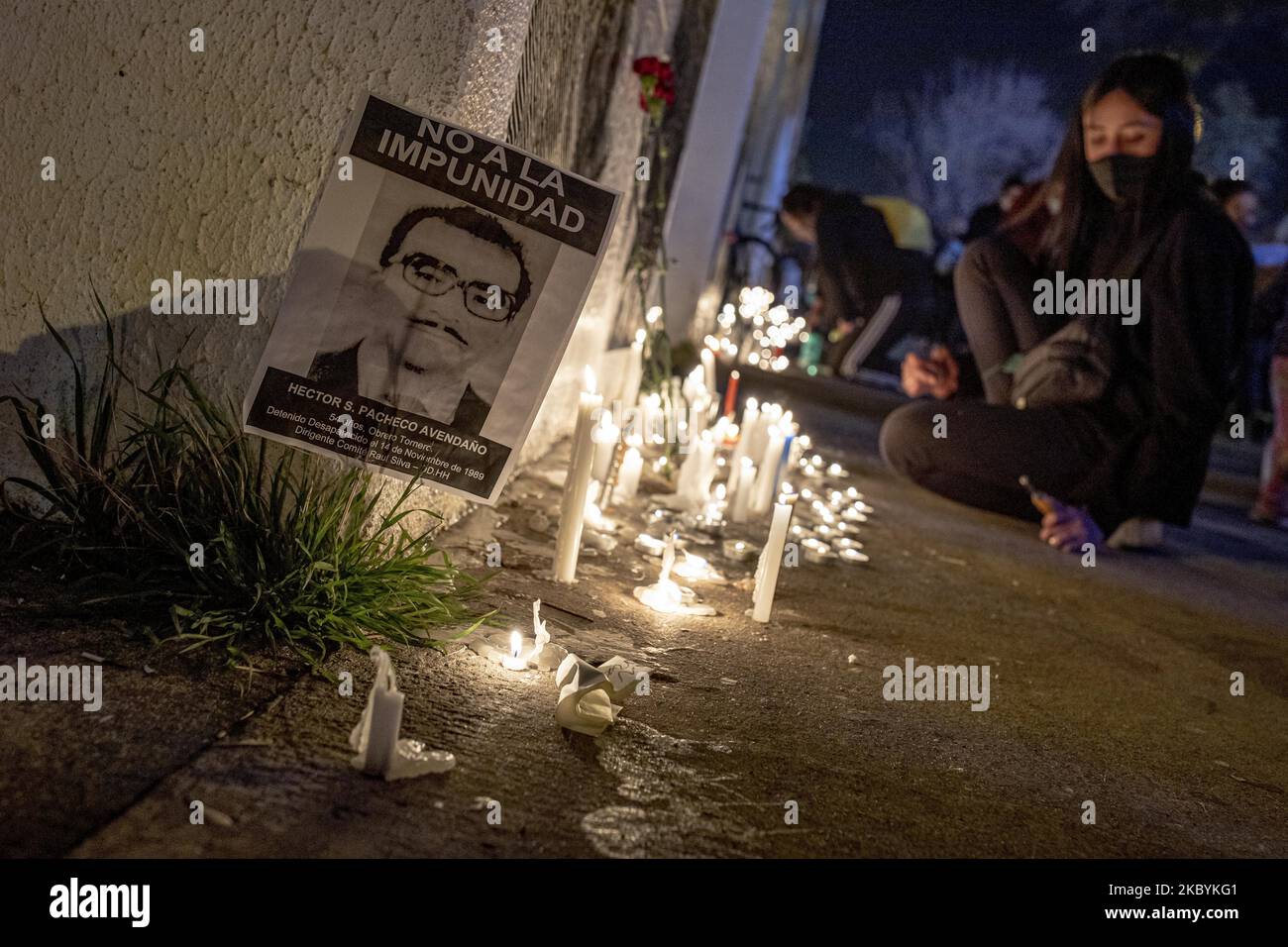 Un grand nombre de personnes arrivent devant le stade national de Santiago, au Chili, à 11 septembre 2020, pour rendre hommage aux victimes de la dictature militaire à l'occasion du dernier coup d'État militaire qui a renversé le président Salvador Allende en 47th. Le coup d'Etat militaire mené par le général Augusto Pinochet en 1973 a imposé une dictature qui a duré jusqu'en 1990 (photo de Felipe Figueroa/Nurphoto) Banque D'Images