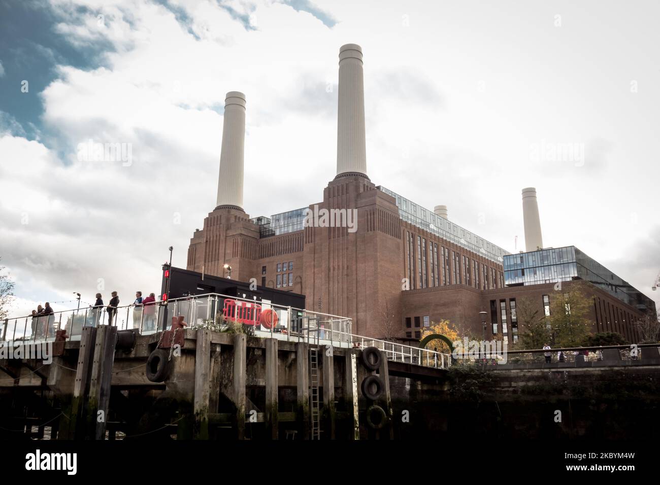La nouvelle station électrique Battersea Power Station, Nine Elms, Vauxhall, Londres, Angleterre, ROYAUME-UNI Banque D'Images