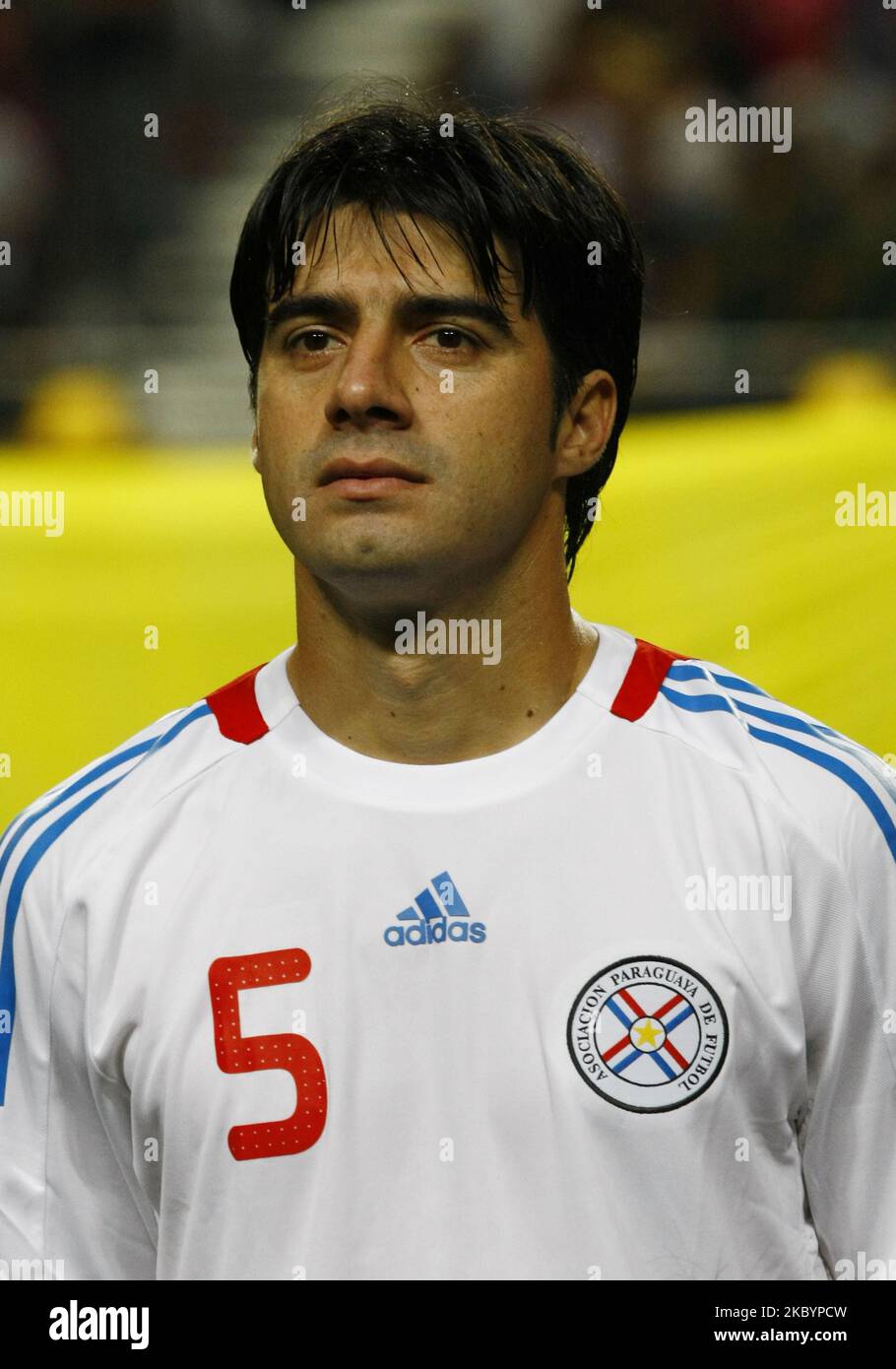 Julio Caceres, Paraguay, se dresse devant le match international amical entre la Corée du Sud et le Paraguay au stade de coupe du monde de Séoul sur 12 août 2009 à Séoul, Corée du Sud. (Photo de Seung-il Ryu/NurPhoto) Banque D'Images