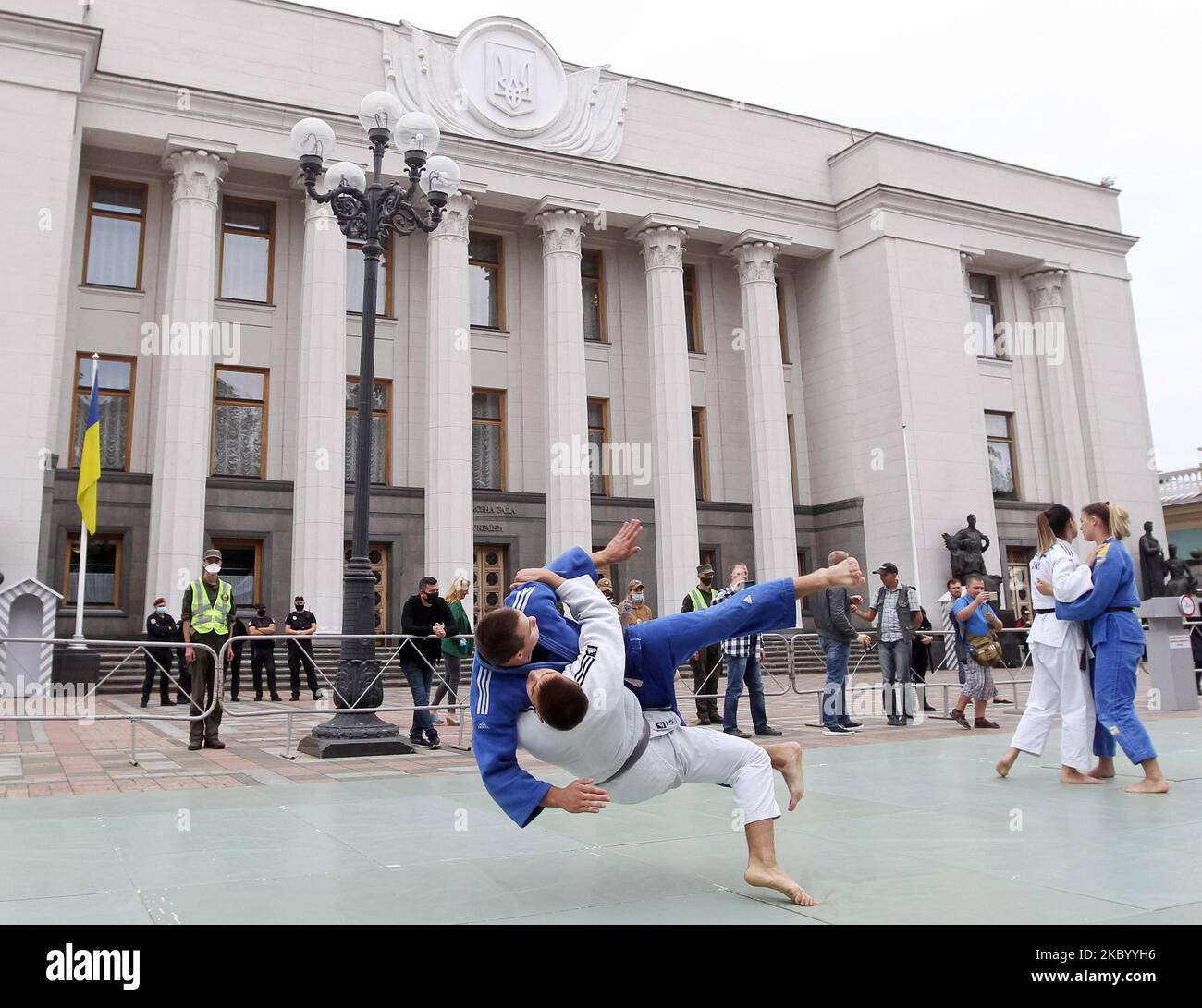 Des étudiants ukrainiens du Collège olympique Ivan Piddubny se sont produits lors d'une manifestation près du Parlement ukrainien à Kiev, en Ukraine, le 15 septembre 2020. Les étudiants du Ivan Piddubny Olympic College protestent contre la réorganisation de l'université, comme l'ont indiqué les médias locaux. (Photo par STR/NurPhoto) Banque D'Images