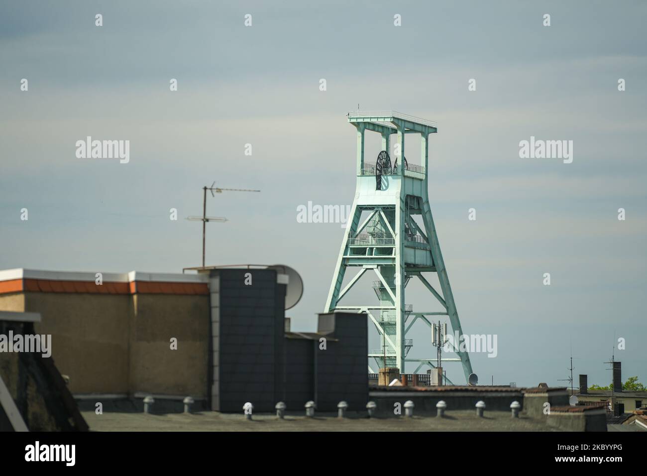 Le cadre de tête au-dessus de l'arbre de mine souterrain Banque D'Images