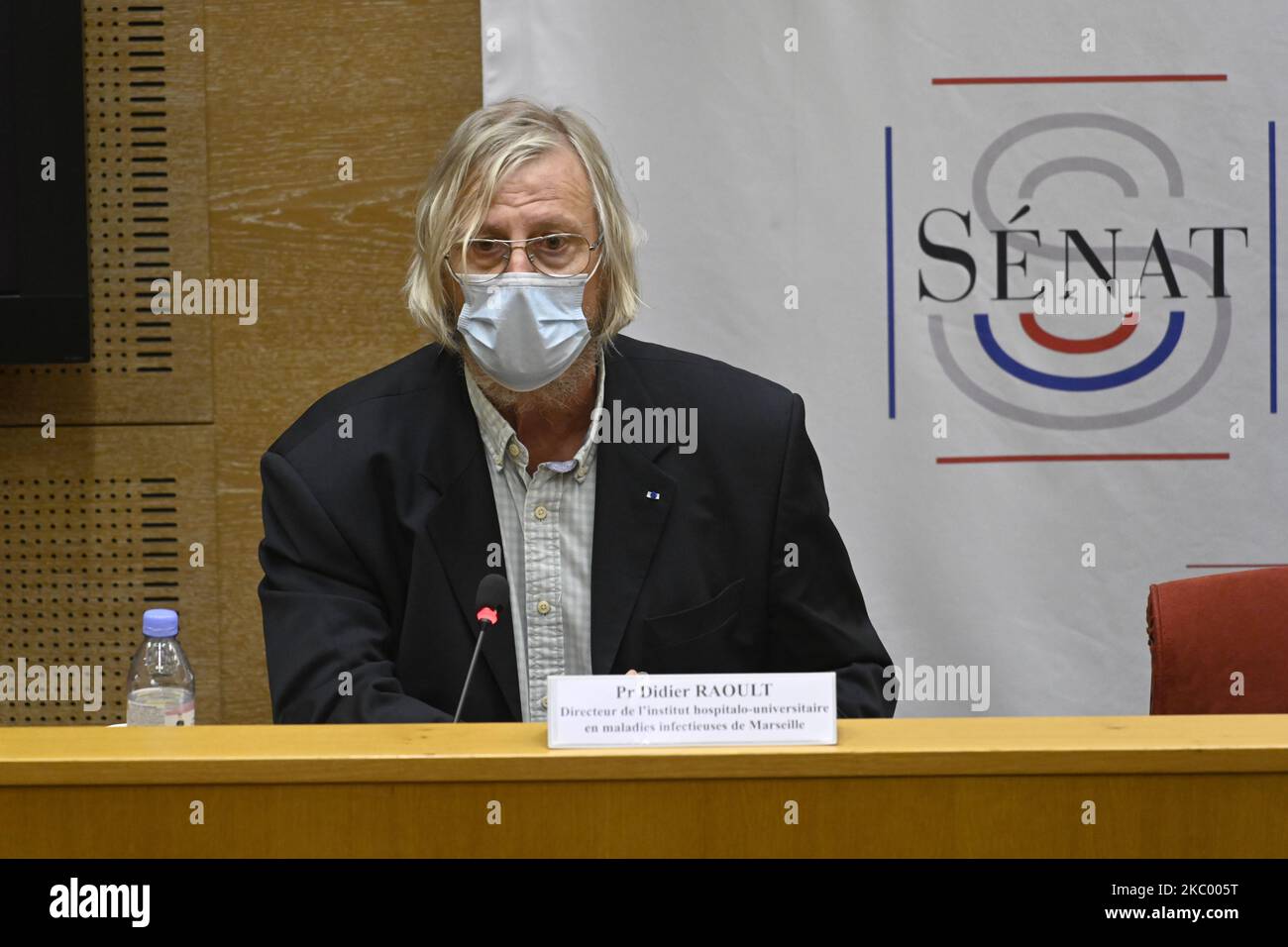 Professeur de médecine français et directeur de l'institut médical de l'UHI maladies infectieuses Didier Raoult assiste à une audition de la commission d'enquête Covid-19 du Senat sur la gestion de la crise et le traitement du coronavirus sur 15 septembre 2020 à Paris, France. (Photo de Daniel Pier/NurPhoto) Banque D'Images