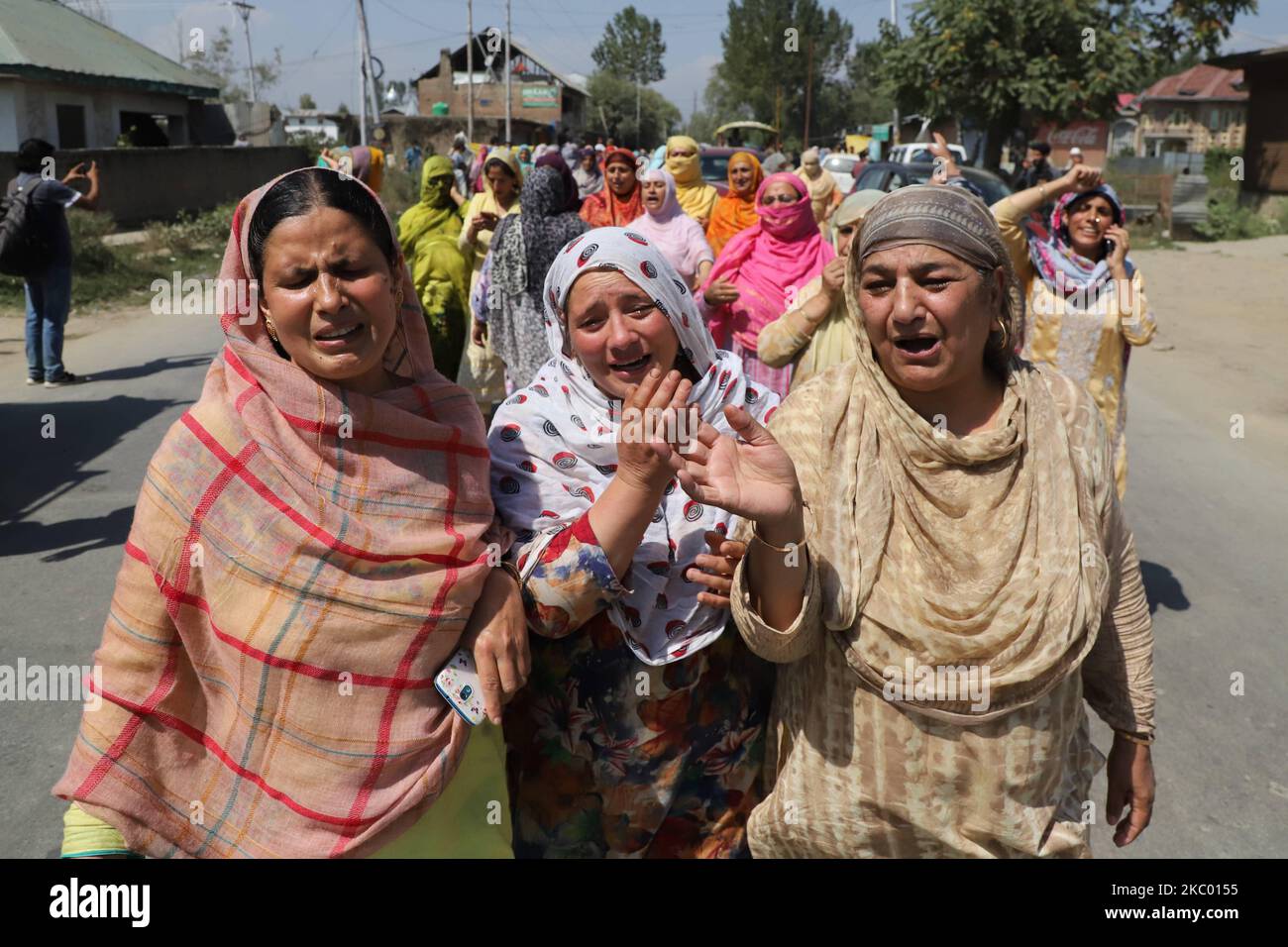 Des parents d'Irfan Ahmad Dar de Sidiq Colony Sopore, qui selon eux sont morts en garde à vue alors que la police dit qu'il (OWG) est mort après s'être échappé de la manifestation de détention à Sopore Town of District baramulla, Jammu and Cachemire, Inde, le 16 septembre 2020. (Photo de Nasir Kachroo/NurPhoto) Banque D'Images