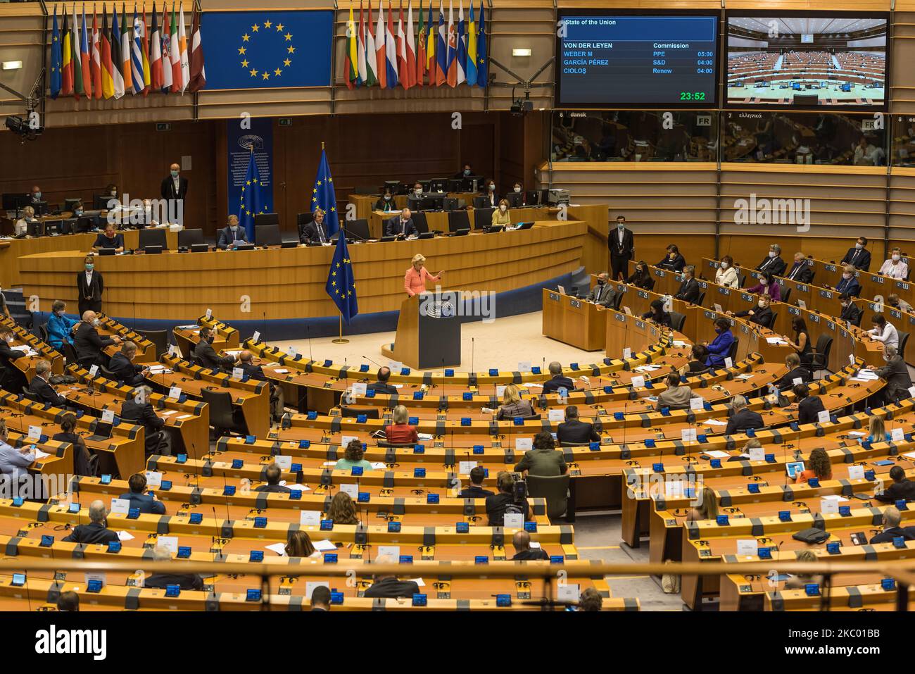 La présidente de la Commission européenne, Ursula von der Leyen, prononce son premier discours sur l'état de l'Union du 2020 septembre 16 à Bruxelles, en Belgique. Les dirigeants des groupes politiques évalueront le travail de la Commission et feront part de leurs points de vue, dans le cadre de ce débat annuel sur l’état de l’Union. (Photo de Jonathan Raa/NurPhoto) Banque D'Images