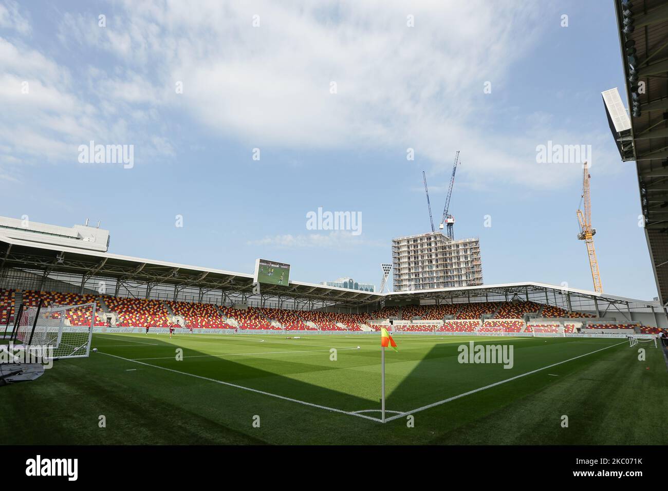 Vue générale de l'intérieur du stade pendant le match de championnat Sky Bet entre Brentford et la ville de Huddersfield à Griffin Park, Londres, Royaume-Uni, sur 19 septembre 2020. (Photo de Jacques Feeney/MI News/NurPhoto) Banque D'Images