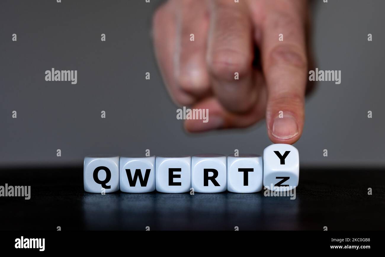 Symbole de la disposition du clavier. Les dés forment les expressions 'qwerty' (mise en page internationale) et 'qwertz' (mise en page allemande). Banque D'Images